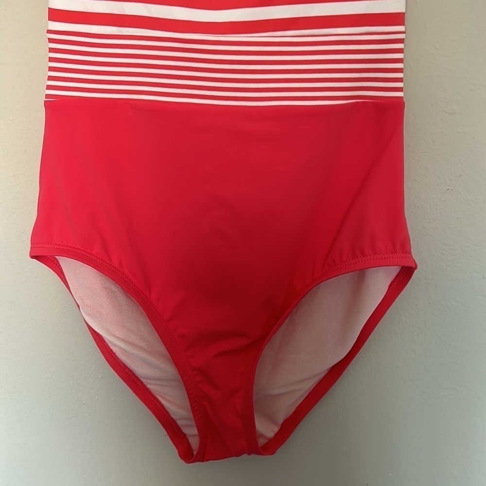 NWT Tommy Bahama Breaker Bay Stripe Bandeau one piece swimwear. Women’s size 4. - Picture 6 of 10